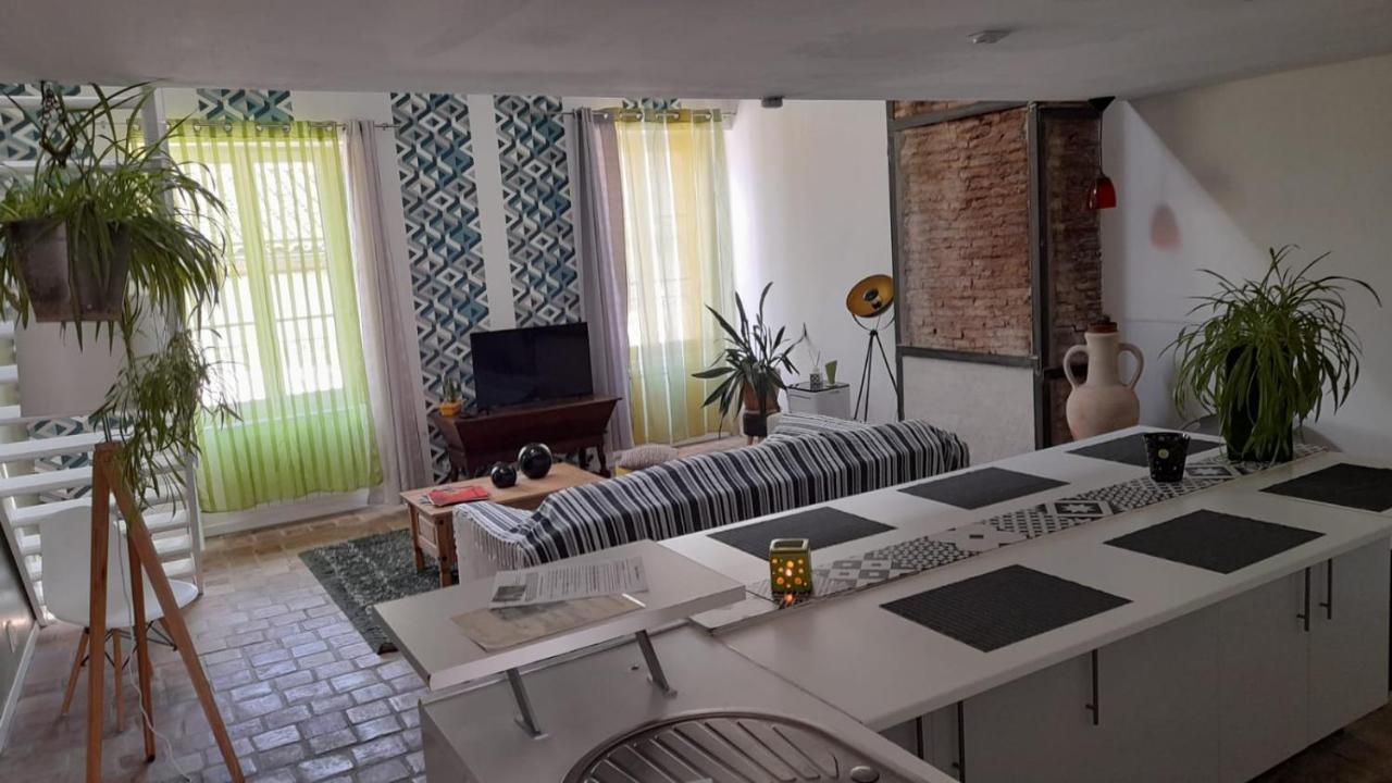 Tournus Castrum Romain- Loft 90M2 - 3 Etoiles - Petit Box Velo - 5Mn Autoroute Exterior foto